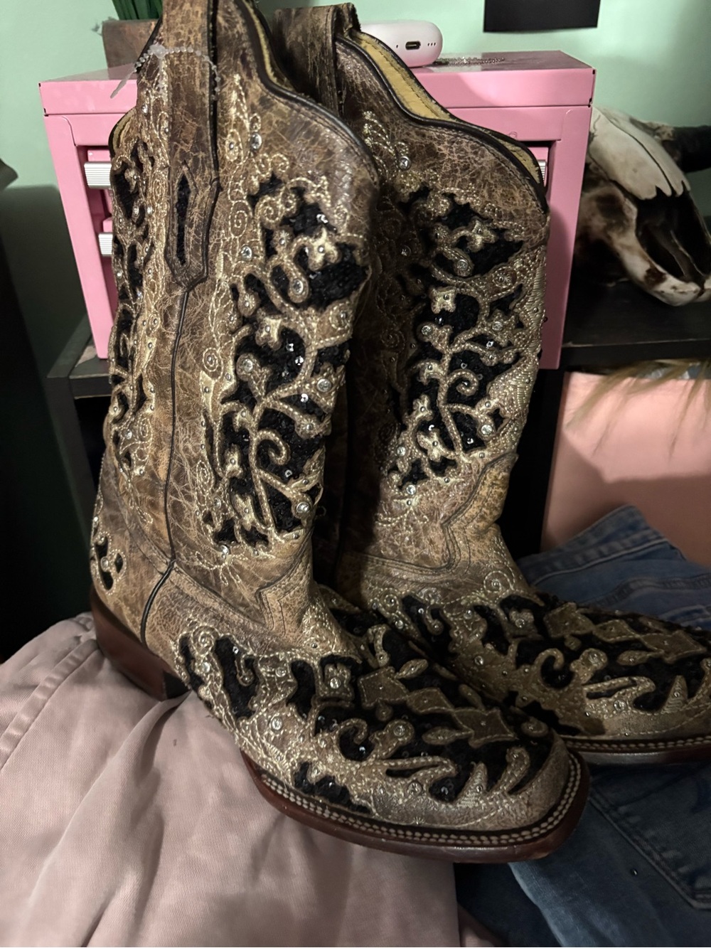 Corral Brown and Black Embroidered Heeled Cowboy Boots